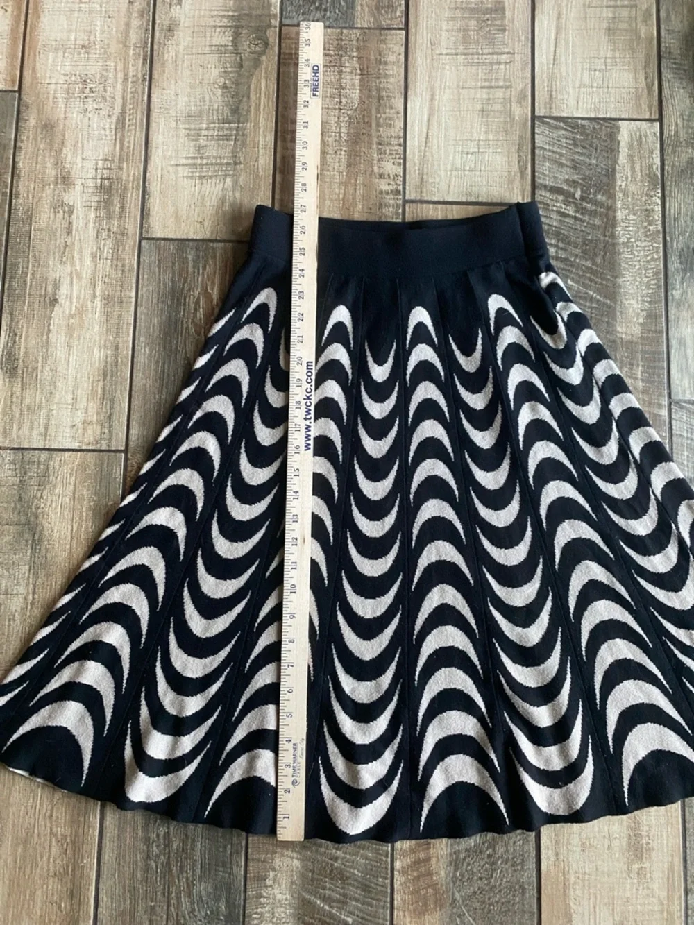 Serengeti Black and Cream Wave-Print A-Line Skirt - Picture 8 of 9